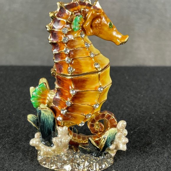 Rare! Nobility Bejeweled Seahorse Trinket Box. Gorgeous Enamel Colors and Stones - Picture 2 of 8